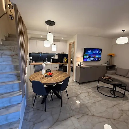 Hellenikon Malama 아파트 Paralía