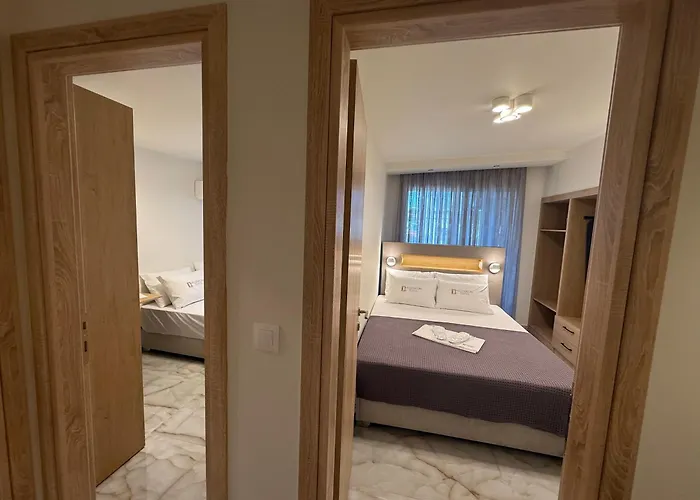 Hellenikon Malama * Paralía